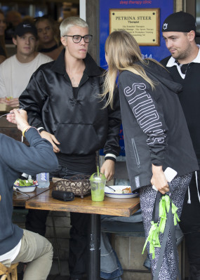 17.03 | Justin Bieber é fotografado em Sydney, na Austrália