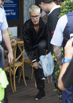 17.03 | Justin Bieber é fotografado em Sydney, na Austrália