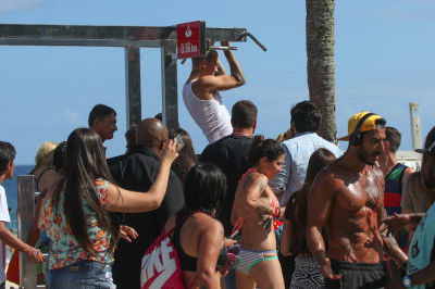 29.03 | Justin Bieber na praia de Ipanema, Rio de Janeiro