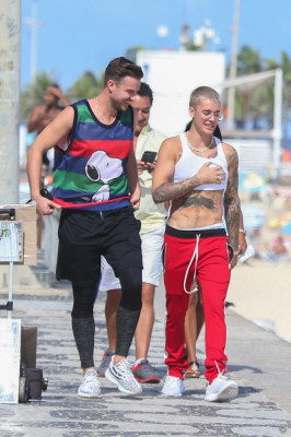 29.03 | Justin Bieber na praia de Ipanema, Rio de Janeiro