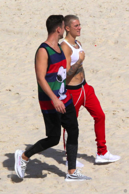 29.03 | Justin Bieber na praia de Ipanema, Rio de Janeiro
