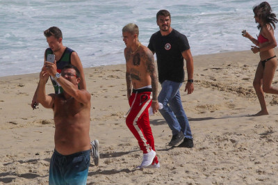 29.03 | Justin Bieber na praia de Ipanema, Rio de Janeiro