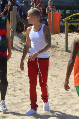 29.03 | Justin Bieber na praia de Ipanema, Rio de Janeiro