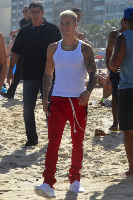 29.03 | Justin Bieber na praia de Ipanema, Rio de Janeiro