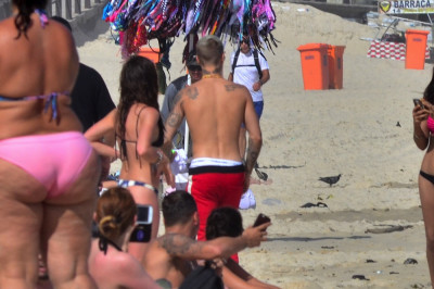 29.03 | Justin Bieber na praia de Ipanema, Rio de Janeiro
