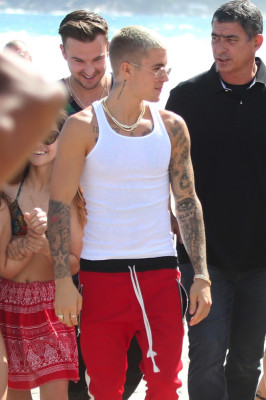 29.03 | Justin Bieber na praia de Ipanema, Rio de Janeiro