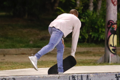 29.03 | Justin Bieber andando de skate no Aterro do Flamengo no Rio de Janeiro