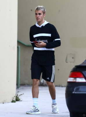 16.04 | Justin Bieber é fotografado em Miami, Flórida