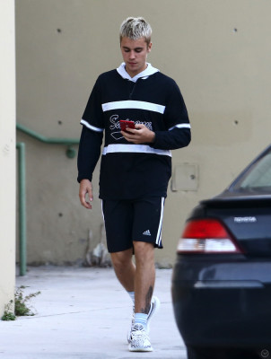 16.04 | Justin Bieber é fotografado em Miami, Flórida
