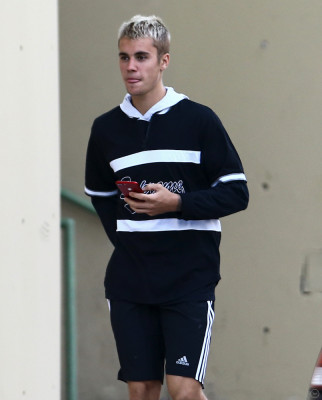 16.04 | Justin Bieber é fotografado em Miami, Flórida