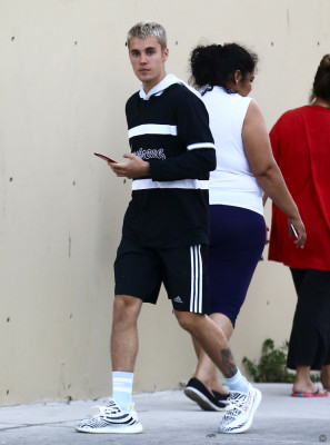 16.04 | Justin Bieber é fotografado em Miami, Flórida