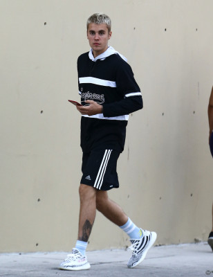 16.04 | Justin Bieber é fotografado em Miami, Flórida