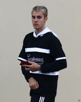 16.04 | Justin Bieber é fotografado em Miami, Flórida