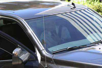 28.04 | Justin Bieber chegando em um restaurante em West Hollywood, CA