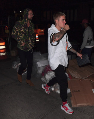 05.01 | Justin Bieber é fotografado em Nova Iorque, NY