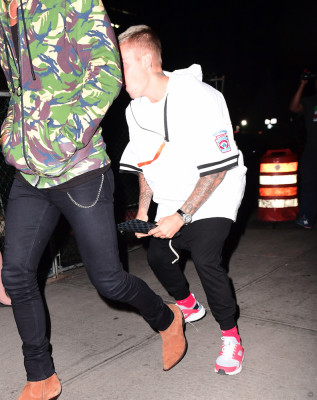 05.01 | Justin Bieber é fotografado em Nova Iorque, NY