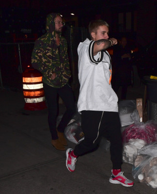 05.01 | Justin Bieber é fotografado em Nova Iorque, NY