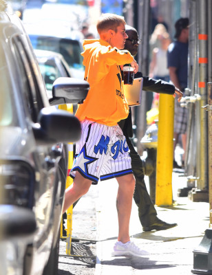 21.05 | Justin Bieber é fotografado em Nova Iorque