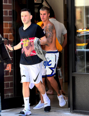 21.05 | Justin Bieber é fotografado em Nova Iorque