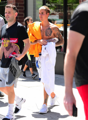 21.05 | Justin Bieber é fotografado em Nova Iorque
