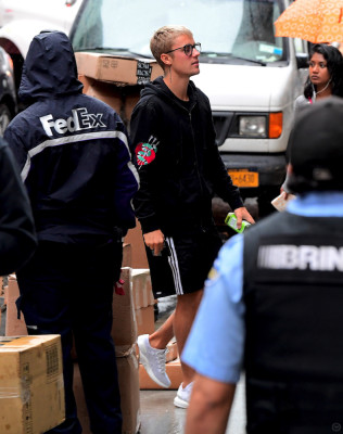 22.05 | Justin Bieber na loja Nike Factory Store em Nova Iorque