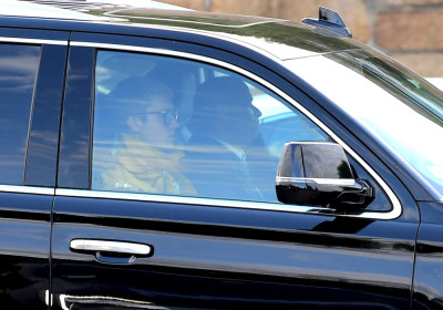 22.05 | Justin Bieber é fotografado em Nova Iorque, NY