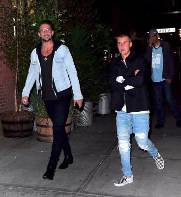 23.05 | Justin Bieber é fotografado em Nova Iorque, NY