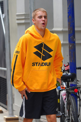 26.05 | Justin Bieber chegando no Aire Ancient Baths em Nova Iorque, NY