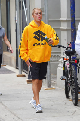 26.05 | Justin Bieber chegando no Aire Ancient Baths em Nova Iorque, NY