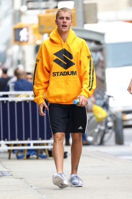 26.05 | Justin Bieber chegando no Aire Ancient Baths em Nova Iorque, NY