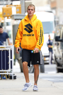 26.05 | Justin Bieber chegando no Aire Ancient Baths em Nova Iorque, NY