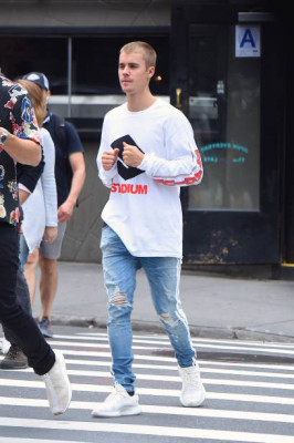 27.05 | Justin Bieber é fotografado em Soho, Nova Iorque