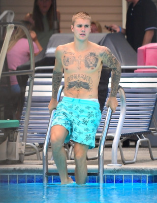 06.01 | Justin Bieber em um clube em Nova Iorque, NY