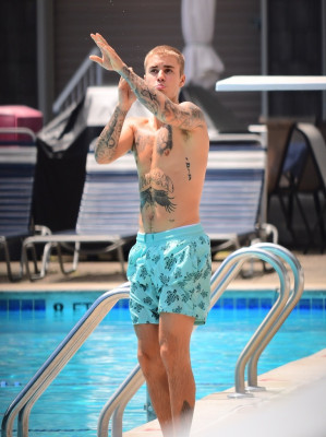 06.01 | Justin Bieber em um clube em Nova Iorque, NY