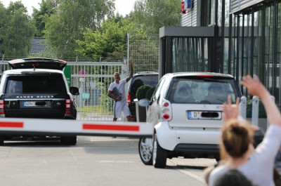 06.04 | Justin Bieber com fãs em Düsseldorf, Alemanha