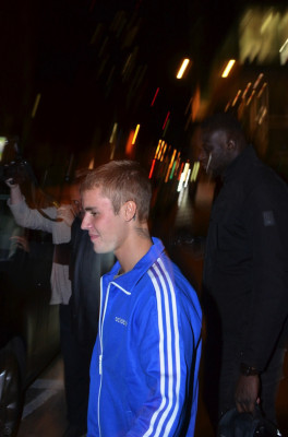 06.05 | Justin Bieber deixando o Australasian Bar & Restaurant em Manchester, Inglaterra