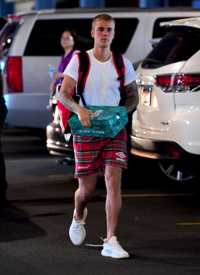 06.01 | Justin Bieber chegando em uma academia em Nova Iorque, NY
