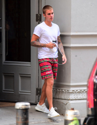 06.01 | Justin Bieber deixando o Aire Ancient Baths em Nova Iorque, NY