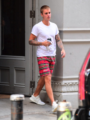 06.01 | Justin Bieber deixando o Aire Ancient Baths em Nova Iorque, NY