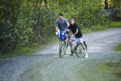 06.08 | Justin Bieber é fotografado em Luleå, Suécia