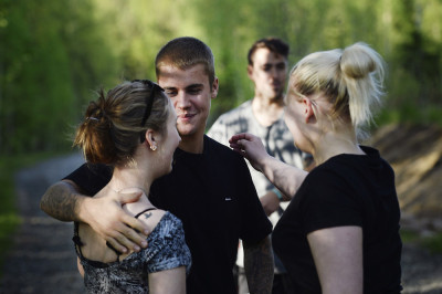06.08 | Justin Bieber é fotografado em Luleå, Suécia