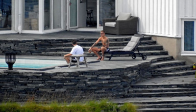 06.09 | Justin Bieber é fotografado em Estocolmo, Suécia