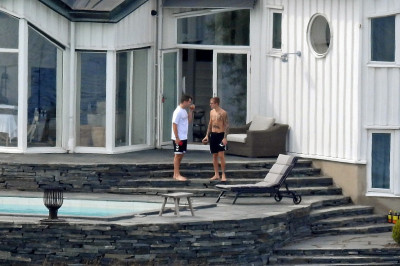 06.09 | Justin Bieber é fotografado em Estocolmo, Suécia