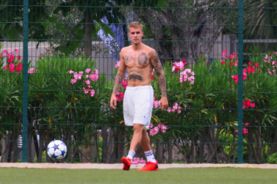 24.06 | Justin Bieber jogando bola em Nice, França