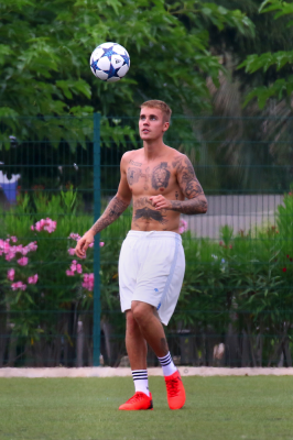 24.06 | Justin Bieber jogando bola em Nice, França