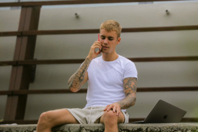24.06 | Justin Bieber é fotografado em Saint-Tropez, França