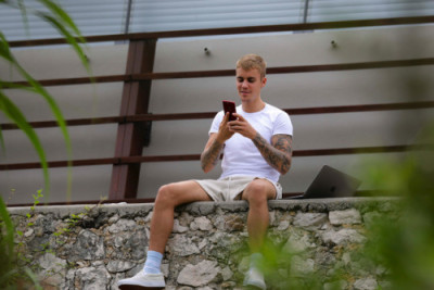 24.06 | Justin Bieber é fotografado em Saint-Tropez, França