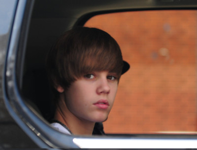 20.07 | Justin Bieber chegando no Nokia Theatre, em Los Angeles