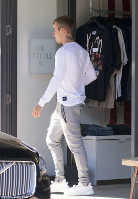 07.04 | Justin Bieber é fotografado em Sydney, Austrália