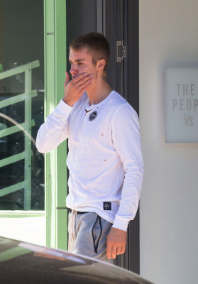 07.04 | Justin Bieber é fotografado em Sydney, Austrália